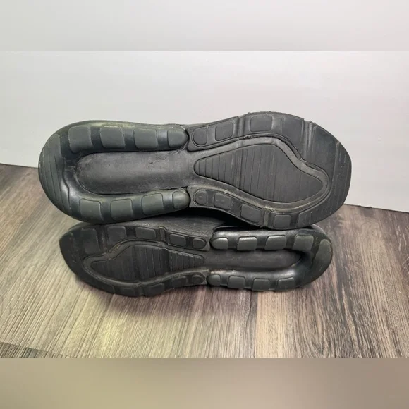 🔥Nike Air Max 270 Triple Black Breathable Mesh Men Athletic Sneakers Size 10.5 - Picture 9 of 12